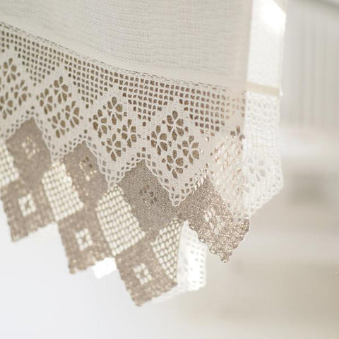 Linen Towel with Crocheted Lace Rhombus
