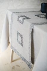 Table Runner with square
